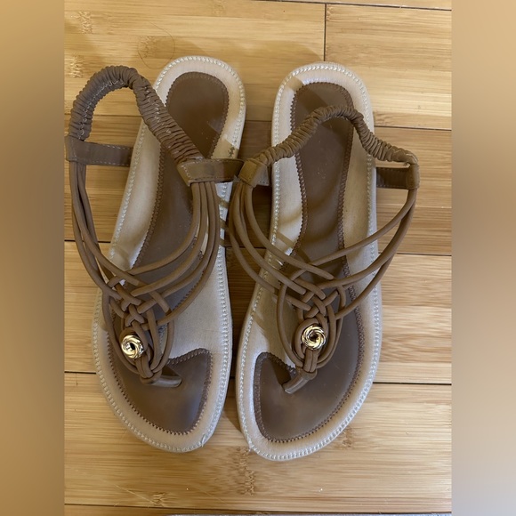 Forever Women Sandals - Size 10 - Picture 6 of 7